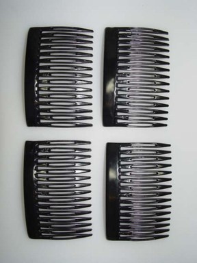 Pack of 4, 7cm Black Combs