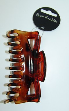 Regular Clamp in Tort. Approx 11cm. No individual card or barcode.